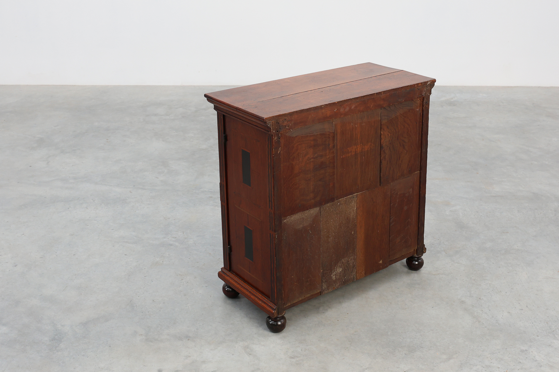 17th Century Small Renaissance oak cabinet, The Netherlandsthumbnail